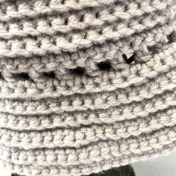 Crochet Foldable Flower Cloche Hat Gray with Flower Womens Small - Picture 6 of 10